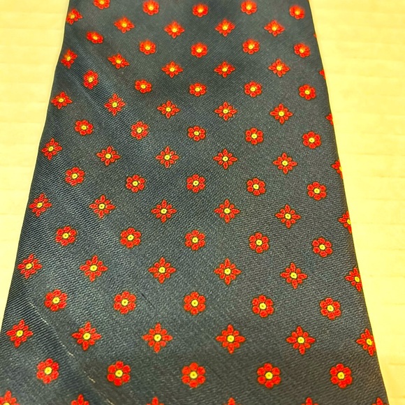 Gant 100% Silk Tie Navy Blue Red Floral Patterns - Picture 5 of 6
